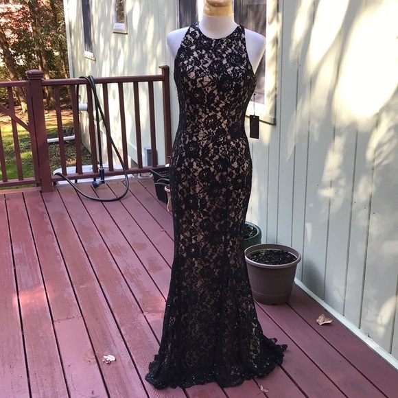 NWT! VINCE CAMUTO Size 4 black lace sequin mermaid style dress - Picture 1 of 14